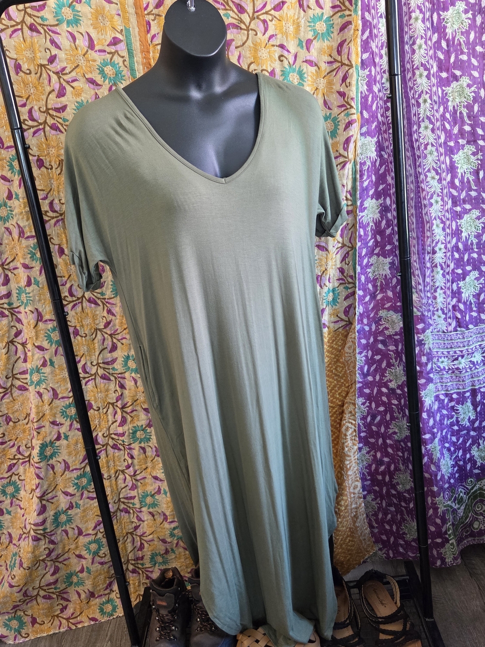 White Mark Olive Green Maxi V-Neck Dress